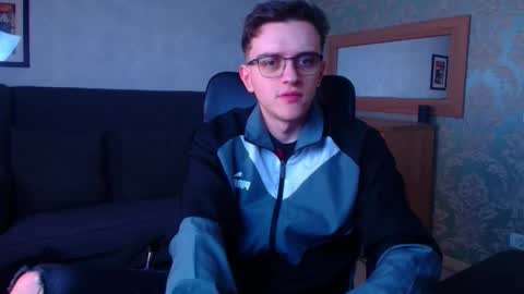 Snapshot of felixstark chatting on February 9, 6:50 am FelixStark online show from February 9, 6:50 am