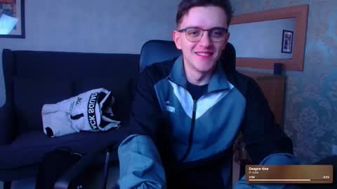 Snapshot of felixstark chatting on February 10, 6:39 am FelixStark online show from February 10, 6:39 am