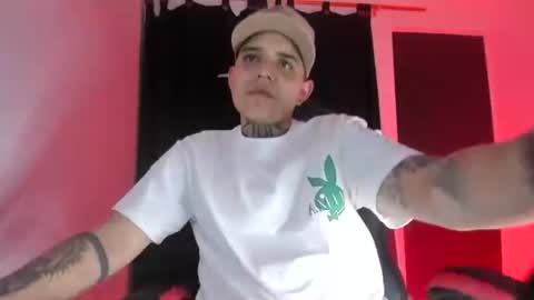 Snapshot of femboy666sixx_ chatting on December 23, 4:44 am GABY666 online show from December 23, 4:44 am