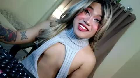 Snapshot of femboy_veronica chatting on June 10, 10:36 am femboy_veronica online show from June 10, 10:36 am