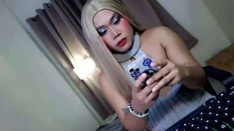 Snapshot of femboy_veronica chatting on June 15, 4:31 pm femboy_veronica online show from June 15, 4:31 pm