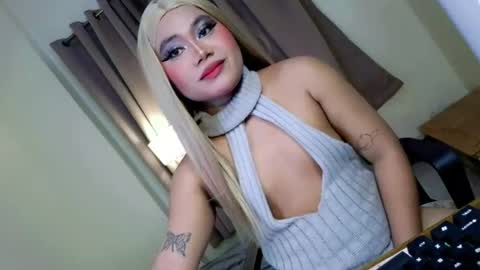Snapshot of femboy_veronica chatting on June 16, 1:03 pm femboy_veronica online show from June 16, 1:03 pm