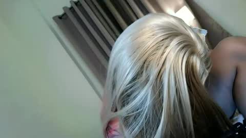 Snapshot of femboy_veronica chatting on June 21, 7:55 am femboy_veronica online show from June 21, 7:55 am