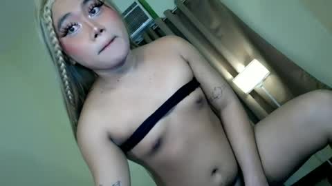 Snapshot of femboy_veronica chatting on June 22, 9:39 am femboy_veronica online show from June 22, 9:39 am