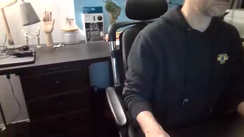 Snapshot of femdomsubby chatting on June 8, 8:04 am femdomsubby online show from June 8, 8:04 am