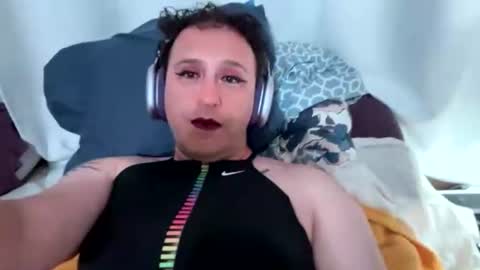 Snapshot of femfly chatting on July 17, 6:42 am Bobbi EnFemme online show from July 17, 6:42 am