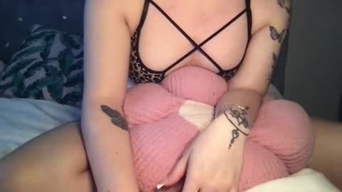     online show from February 8, 8:34 pm