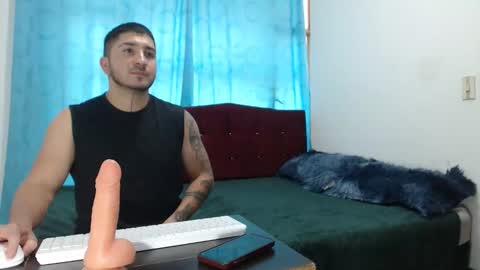 Snapshot of fenix_mu chatting on May 17, 9:00 pm fenix_mu online show from May 17, 9:00 pm