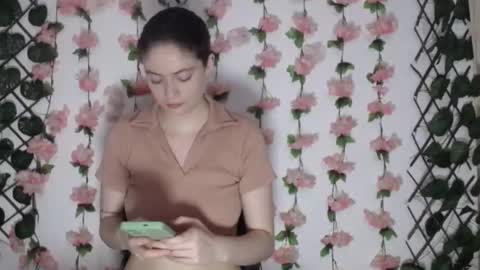 Snapshot of fenix_stone chatting on October 8, 3:26 am Cristina online show from October 8, 3:26 am