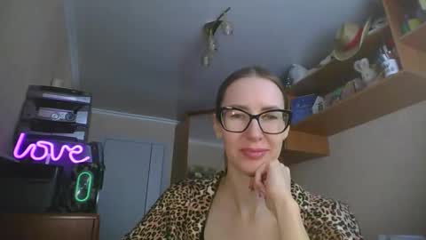 Snapshot of feraliss chatting on March 10, 8:41 am feraliss online show from March 10, 8:41 am