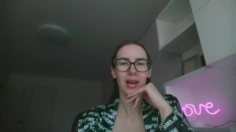 Snapshot of feraliss chatting on March 23, 9:46 am feraliss online show from March 23, 9:46 am