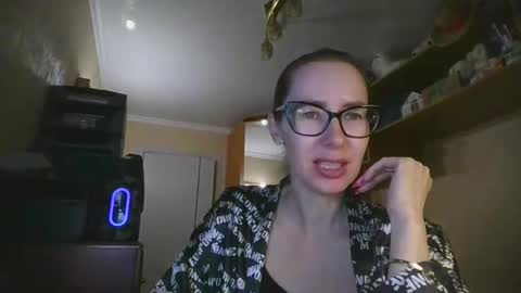 Snapshot of feraliss chatting on April 3, 9:46 pm feraliss online show from April 3, 9:46 pm