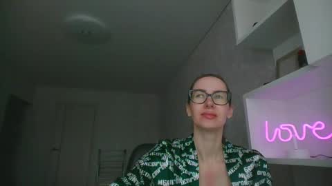 Snapshot of feraliss chatting on April 13, 10:10 am feraliss online show from April 13, 10:10 am