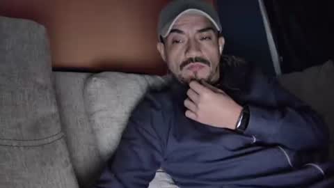 Snapshot of fernand89 chatting on January 4, 6:19 am fernand89 online show from January 4, 6:19 am