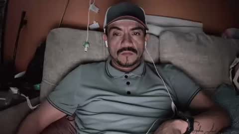 Snapshot of fernand89 chatting on January 24, 6:24 am fernand89 online show from January 24, 6:24 am