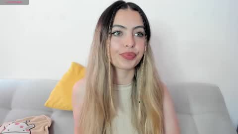 Snapshot of fernanda_aaa chatting on April 5, 2:36 pm fernanda online show from April 5, 2:36 pm