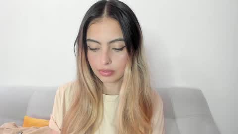 Snapshot of fernanda_aaa chatting on April 6, 3:24 pm fernanda online show from April 6, 3:24 pm