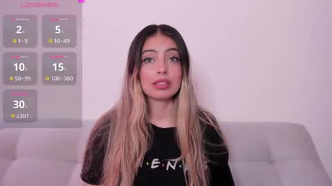 Snapshot of fernanda_aaa chatting on May 11, 2:23 pm fernanda online show from May 11, 2:23 pm