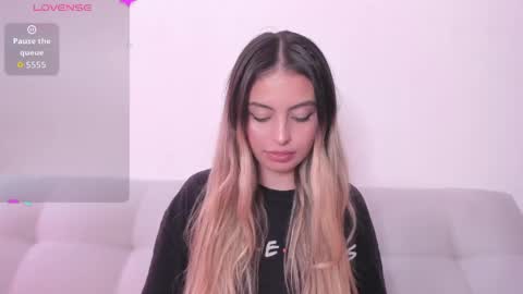 Snapshot of fernanda_aaa chatting on May 11, 4:04 pm fernanda online show from May 11, 4:04 pm