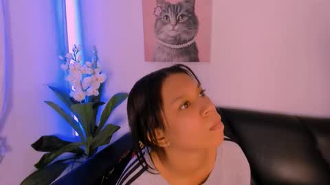 Snapshot of fernanda_brown01 chatting on October 18, 7:25 pm Fernanda online show from October 18, 7:25 pm