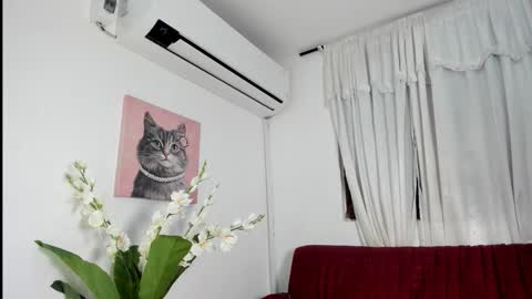 Snapshot of fernanda_brown01 chatting on October 21, 9:37 pm Fernanda online show from October 21, 9:37 pm