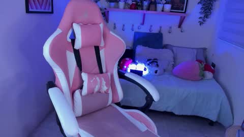 Fernanda Diaz online show from December 4, 6:16 pm