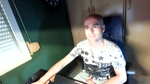 Snapshot of fernandez83 chatting on June 28, 5:08 pm fernandez83 online show from June 28, 5:08 pm