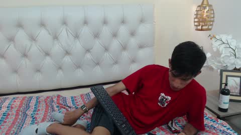 FER PHOENIX online show from February 3, 9:30 am