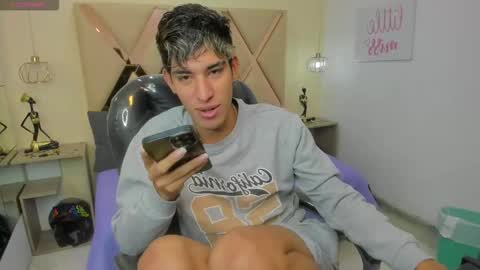 FER PHOENIX online show from October 29, 3:20 am