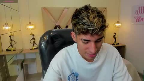 FER PHOENIX online show from November 27, 3:41 am