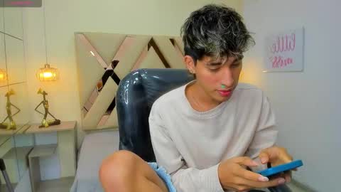 FER PHOENIX online show from March 7, 3:47 am