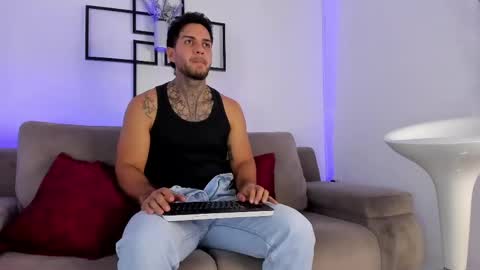Snapshot of ferxomagno chatting on May 6, 9:42 pm ferxomagno online show from May 6, 9:42 pm