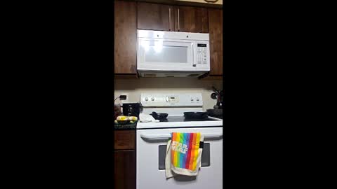 Snapshot of feynomenal_xo chatting on April 25, 5:32 pm feynomenal_xo online show from April 25, 5:32 pm