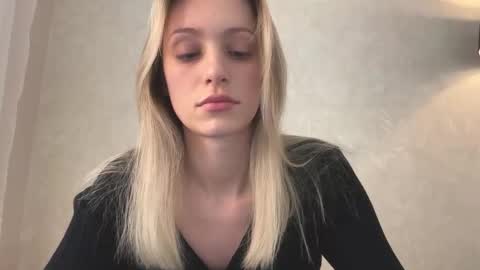 Lisa online show from December 1, 7:13 am