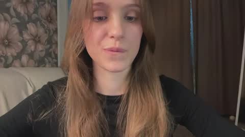 Snapshot of fflloowweerr chatting on May 20, 2:23 pm Lisa online show from May 20, 2:23 pm