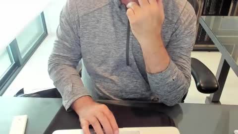 Snapshot of fhetzl chatting on October 6, 12:19 am fhetzl online show from October 6, 12:19 am