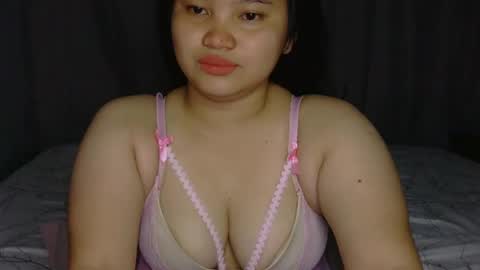 Snapshot of fhwilloughbyxx chatting on April 13, 6:13 pm fhwilloughbyxx online show from April 13, 6:13 pm