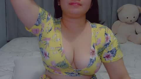 Snapshot of fhwilloughbyxx chatting on April 17, 9:51 pm fhwilloughbyxx online show from April 17, 9:51 pm