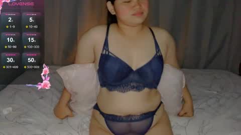 Snapshot of fhwilloughbyxx chatting on April 18, 7:07 pm fhwilloughbyxx online show from April 18, 7:07 pm
