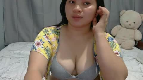 Snapshot of fhwilloughbyxx chatting on April 23, 8:35 am fhwilloughbyxx online show from April 23, 8:35 am