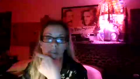Snapshot of fidelity77 chatting on September 30, 8:08 am fidelity77 online show from September 30, 8:08 am