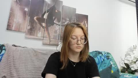 Snapshot of fiery__mary chatting on May 8, 3:34 am Mary online show from May 8, 3:34 am