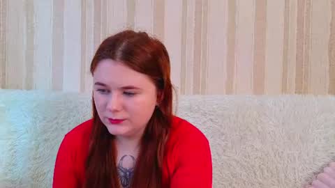 Snapshot of fiery_foxy chatting on June 25, 5:12 am Mabel online show from June 25, 5:12 am