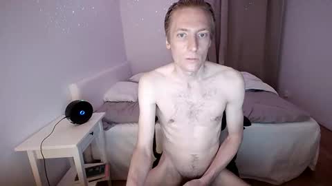 Snapshot of fil333 chatting on November 18, 6:56 pm Filip online show from November 18, 6:56 pm