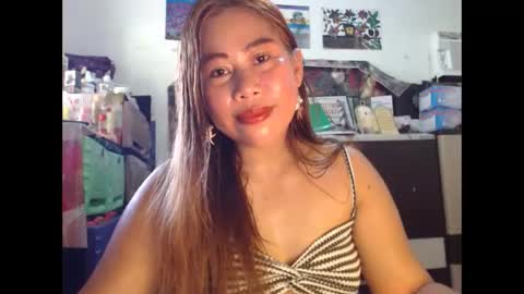 Snapshot of filipina_beauty69 chatting on February 15, 2:19 am filipina beauty. online show from February 15, 2:19 am