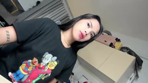 Snapshot of filipina_demure chatting on December 5, 4:31 am Sandy online show from December 5, 4:31 am