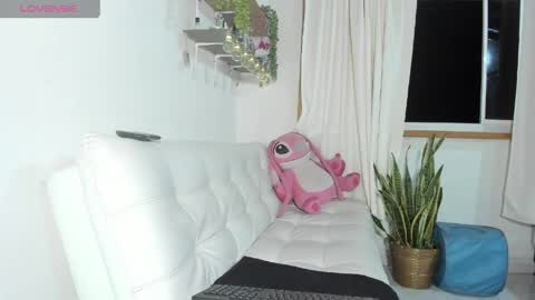 Snapshot of filletatouee chatting on May 8, 3:12 am filletatouee online show from May 8, 3:12 am