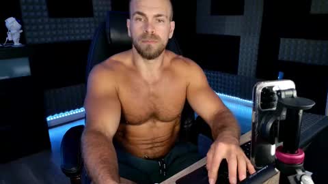 Snapshot of finch93 chatting on September 17, 2:02 am Nick online show from September 17, 2:02 am