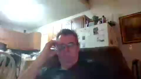 Snapshot of finderfiner chatting on August 1, 1:38 am finderfiner online show from August 1, 1:38 am