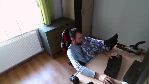 Jane and Findo online show from February 18, 8:03 pm